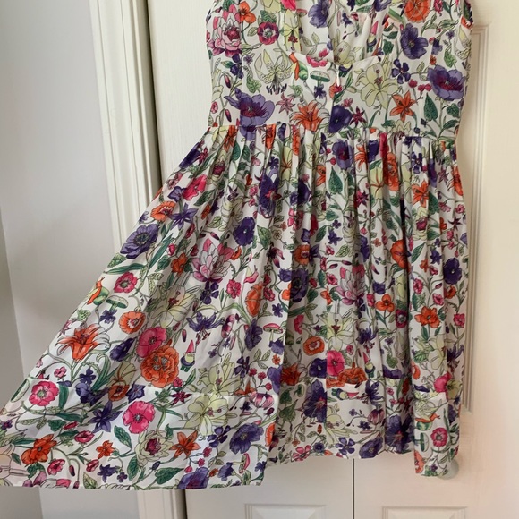 Jessica Hart and Pency standard Colab floral U back dress - Picture 7 of 9